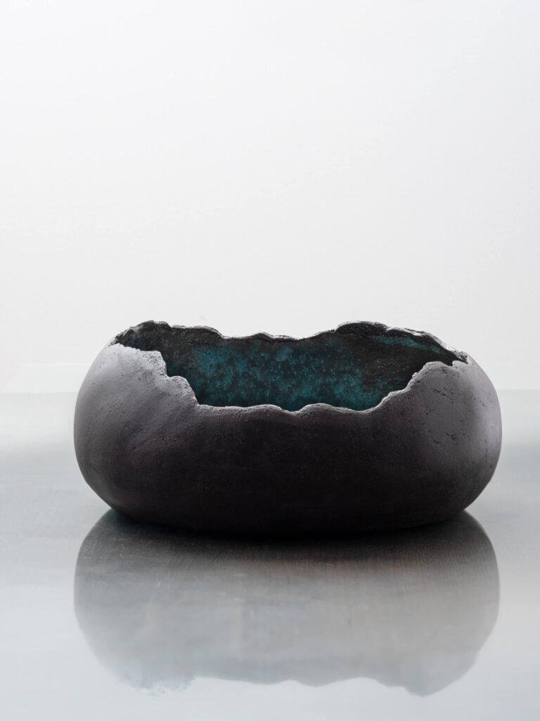 Earthlike Black Vessel